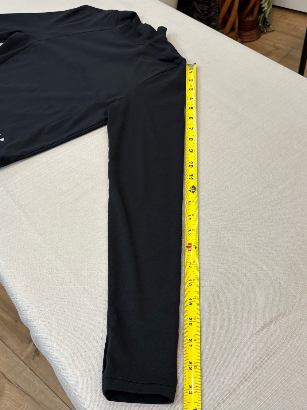 Under Armour Black Long-Sleeve Cropped Performance Top #1472 - Picture 12 of 14